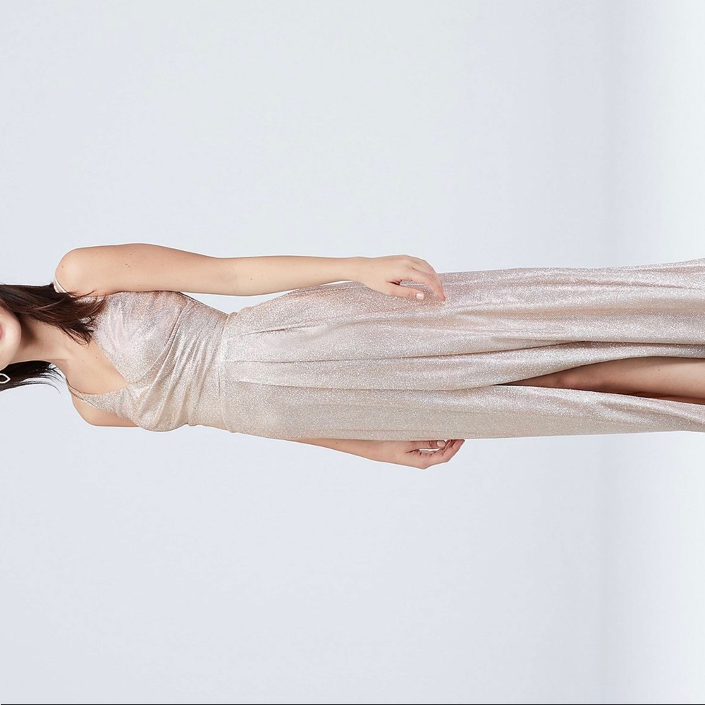 Size 10 dress never worn!! Bought from David’s bridal.